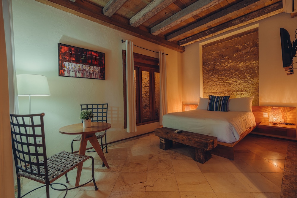 Traditional Room, 1 Queen Bed photo 2