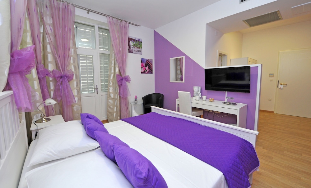 Deluxe Double Room, Balcony, City View photo 1