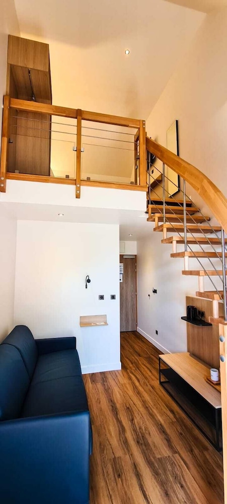 Superior Duplex - Photo 2