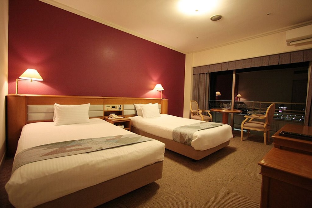 Corner Suite Room - Photo 4