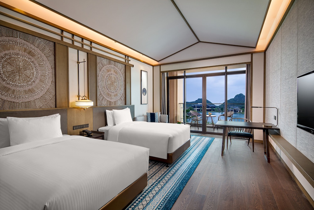 Deluxe Twin Room - Lake View photo 2