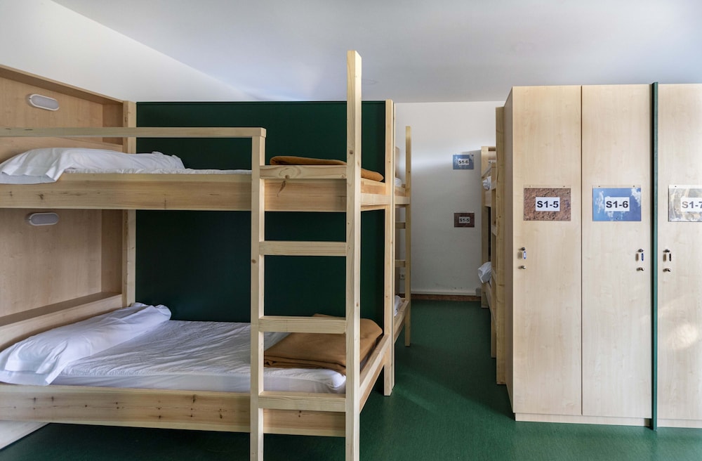 Shared Dormitory, Mixed Dorm, Shared Bathroom 8 Beds photo 3