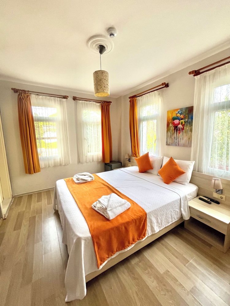 Standard Double Room photo 3