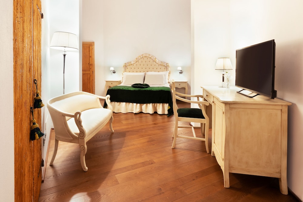 Deluxe Room, City View photo 1