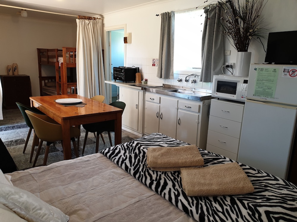Studio Family Self-Contained Ensuite photo 2