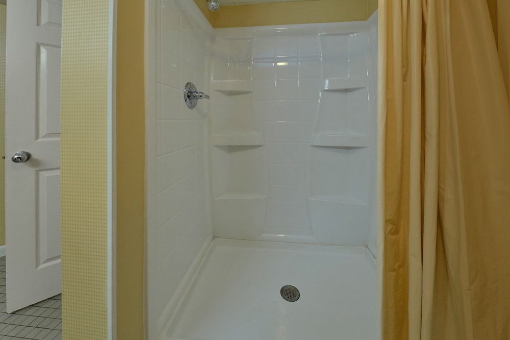 Suite, 2 Queen Beds, Fireplace - Photo 11