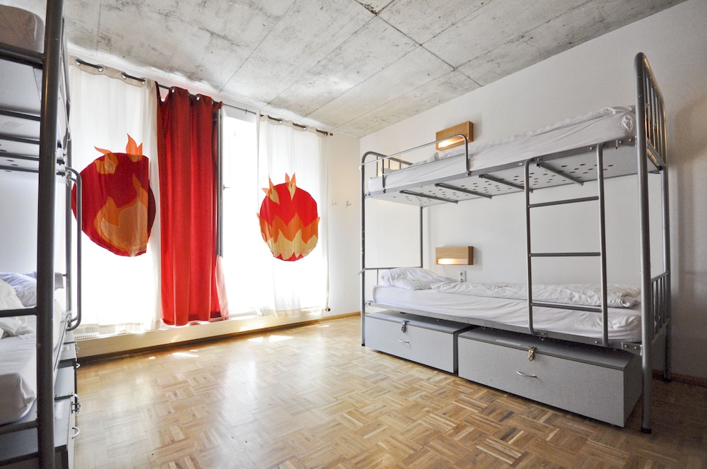 1 Bed in a mixed dorm for 4 person photo 1