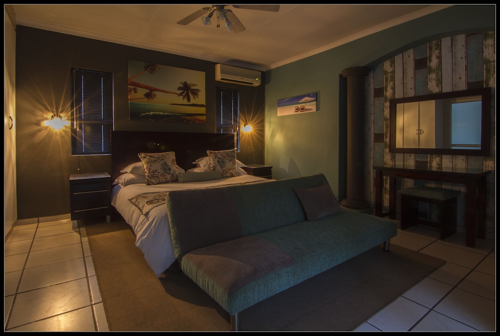 Luxury Suite, 1 Bedroom (Honolulu) photo 3