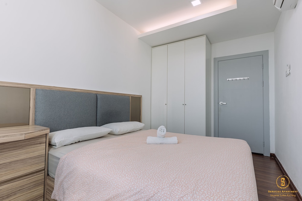 Apartment, 3 Bedrooms - Photo 4