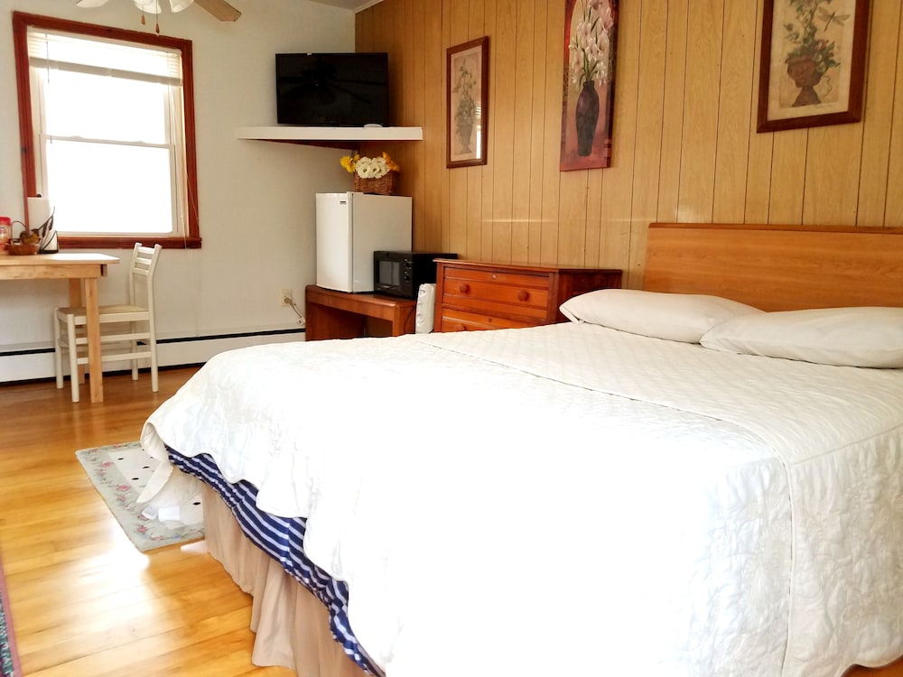 Deluxe Double Room, Kitchenette photo 3