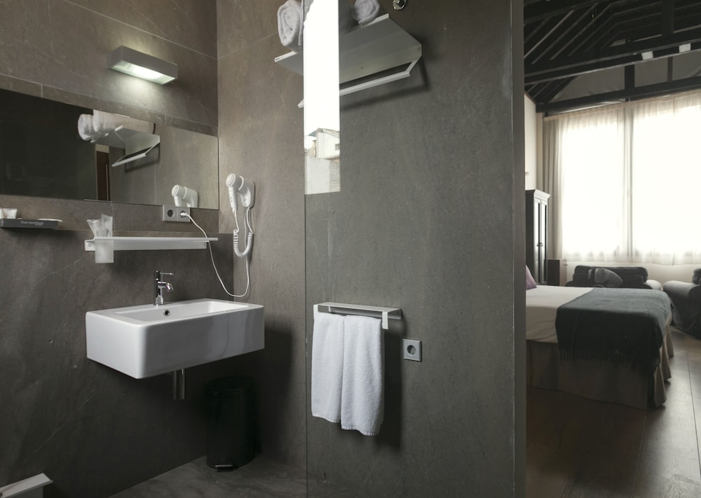 Suite (Alhambra View) - Photo 14
