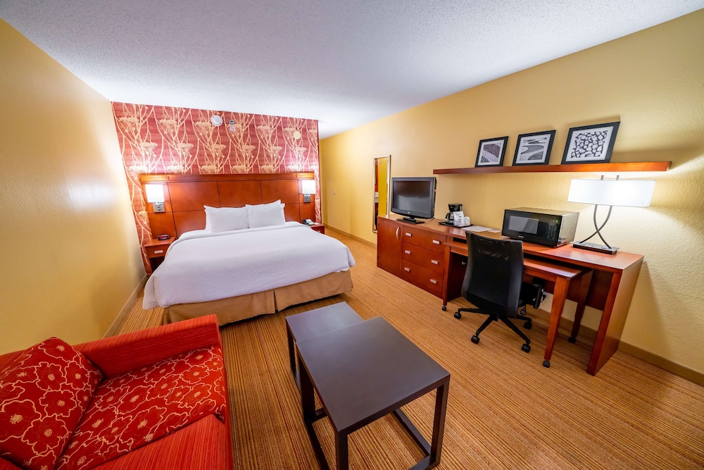 Spark by Hiton Bettendorf Quad Cities