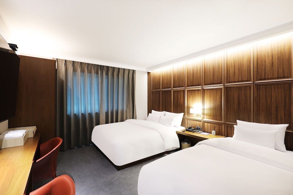 Premium Twin Room photo 3