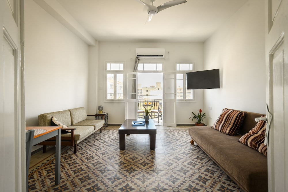 Apartment photo 2