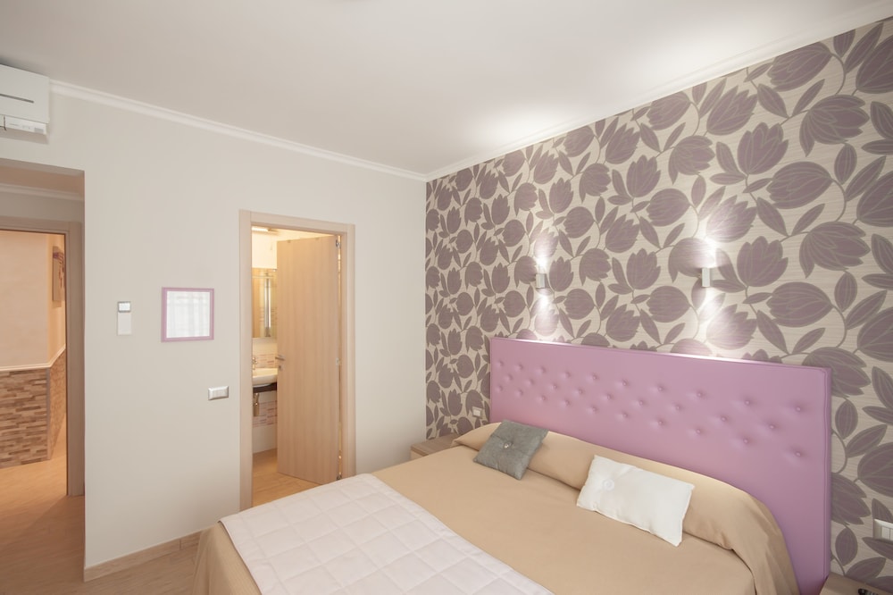 Double Room Single Use, 1 Double Bed photo 1