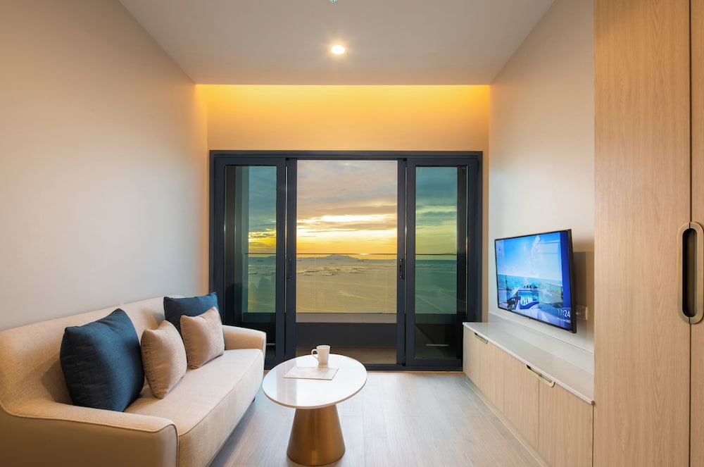 One Bedroom Suite - Photo 1
