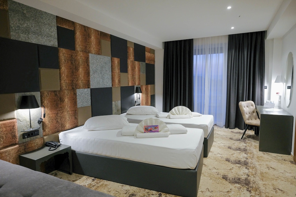 Deluxe Double Room - Photo 1