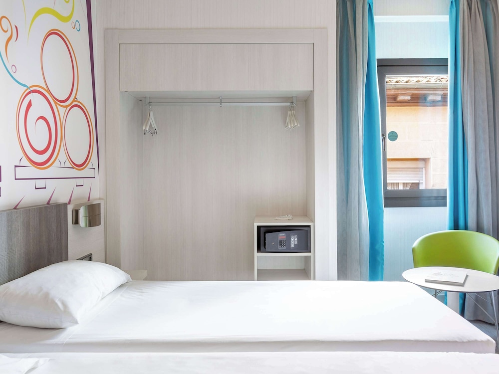 Standard Triple Room, 3 Twin Beds - Photo 2