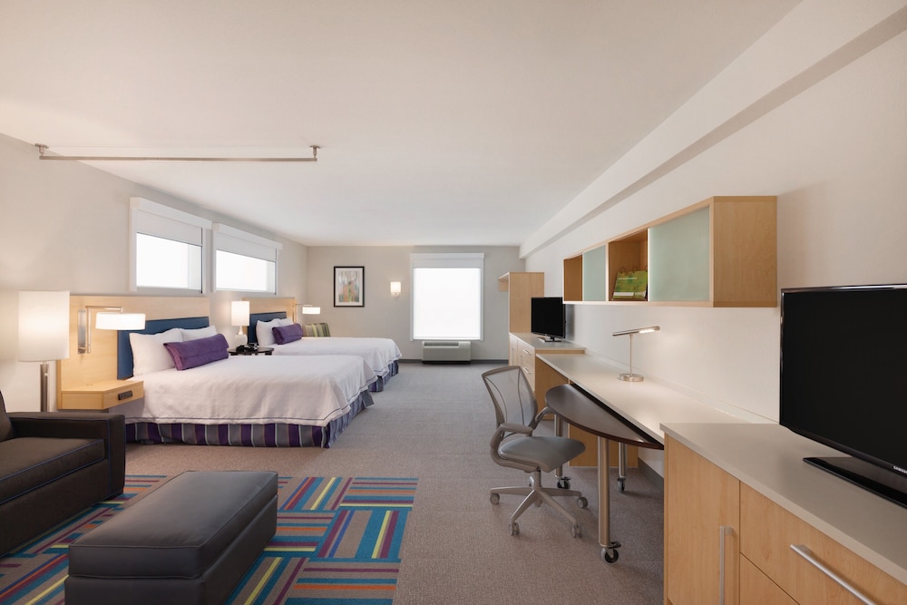 Studio, 2 Queen Beds, Accessible, Bathtub