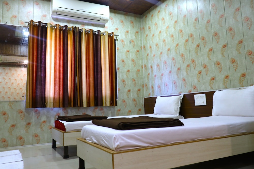 Deluxe Double or Twin Room photo 3