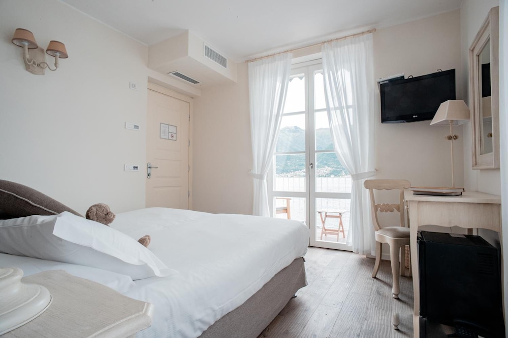 Superior Double Room, Balcony (Second Floor, No Lift Villa)