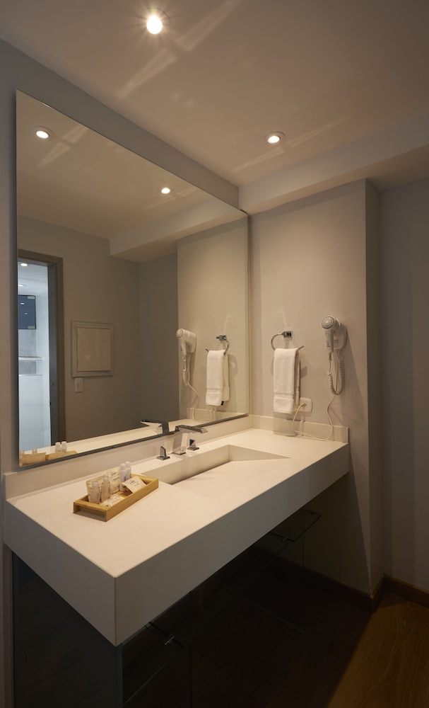 Superior Suite, 1 King Bed - Photo 18