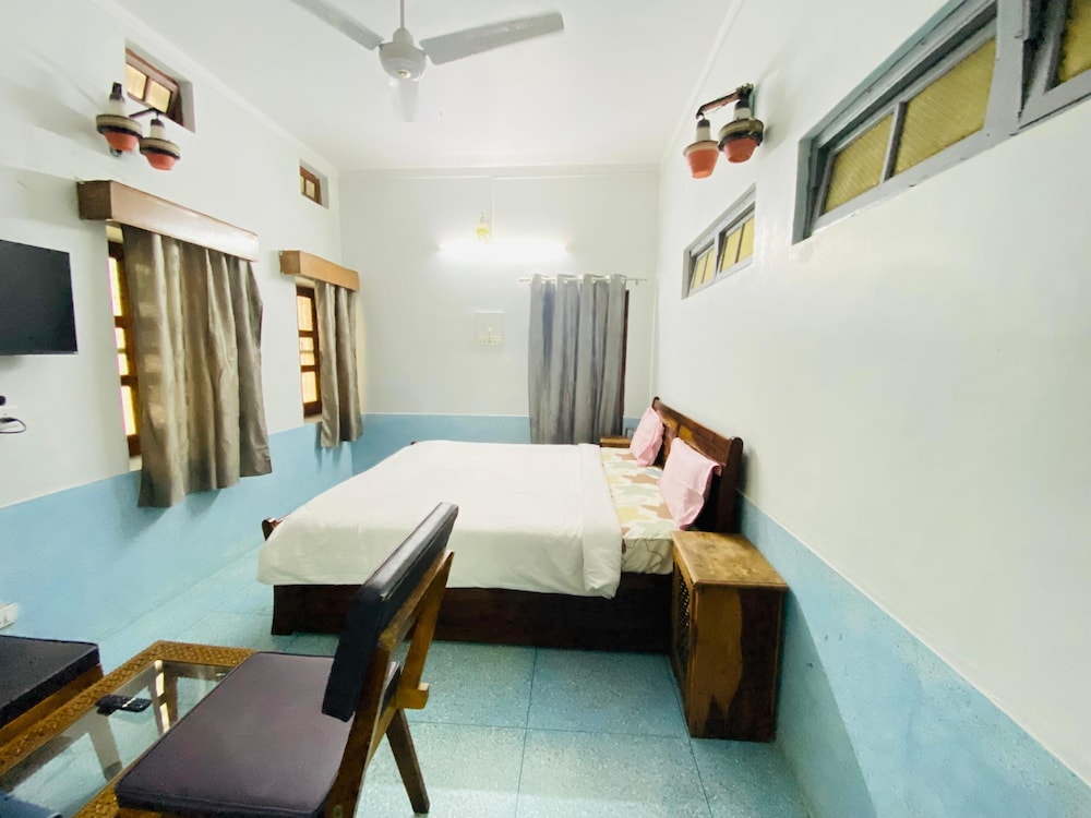 Deluxe Double Room, 1 King Bed photo 1
