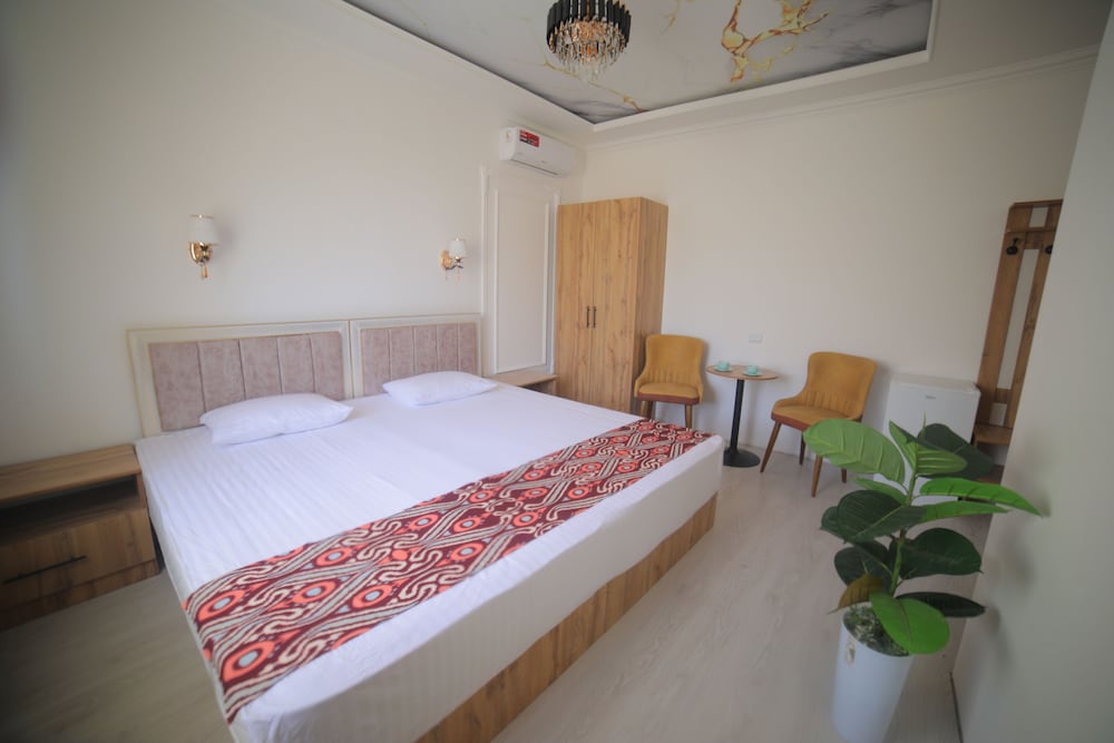 Economy Room, 1 King Bed, City View photo 2