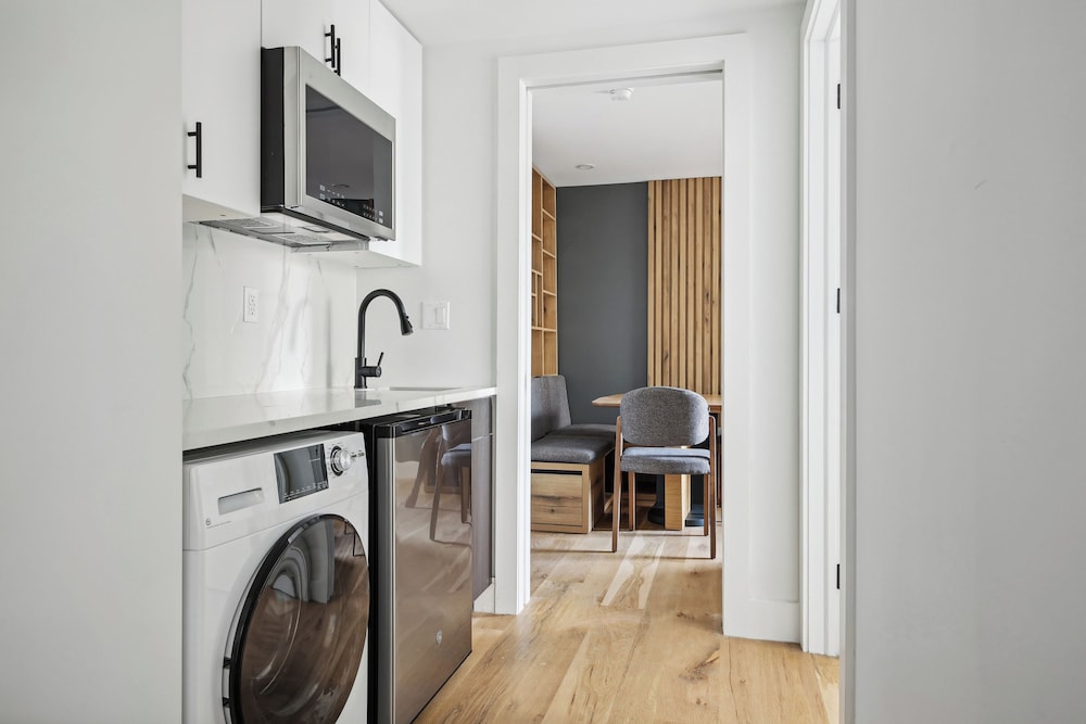 Signature Apartment photo 3