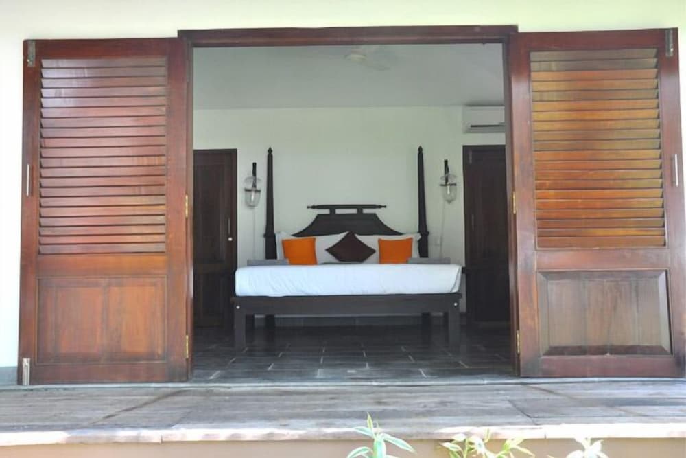 Garden & Sea view deluxe cottage photo 1