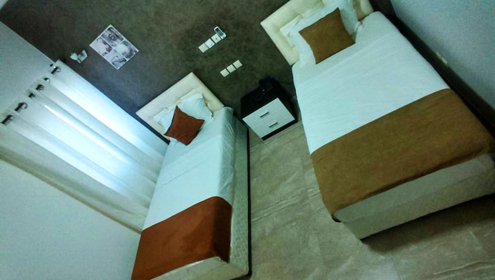 Twin Room - Photo 6