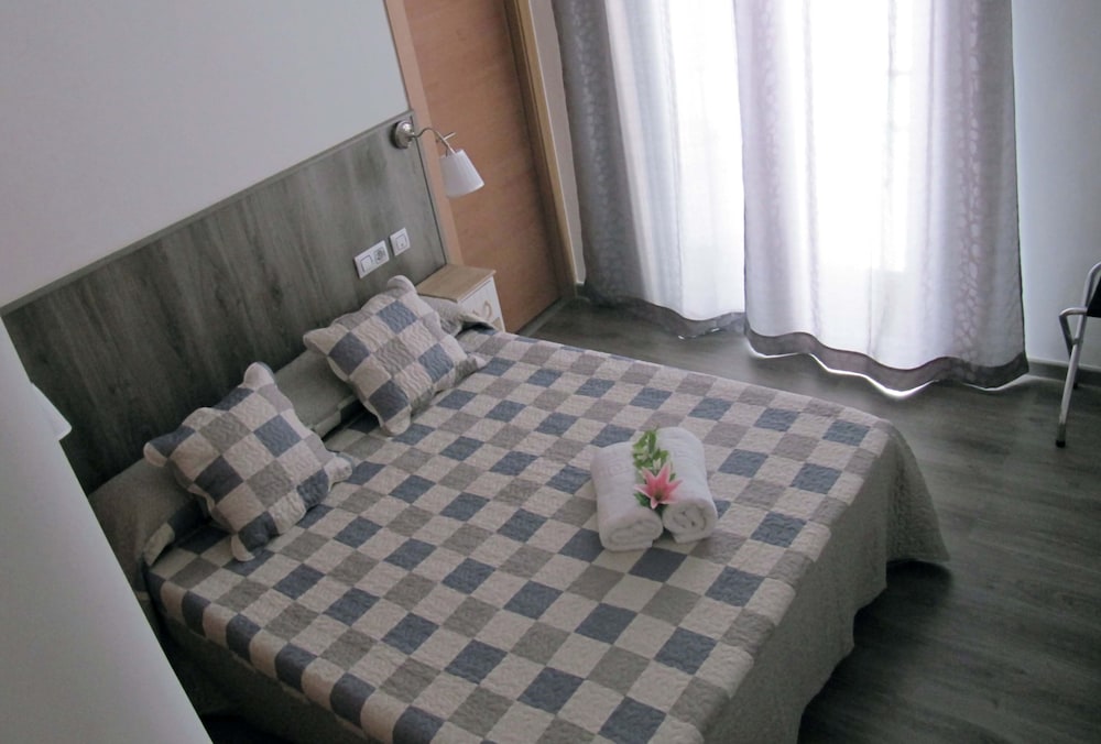 Double Room, Balcony, Beach View photo 3