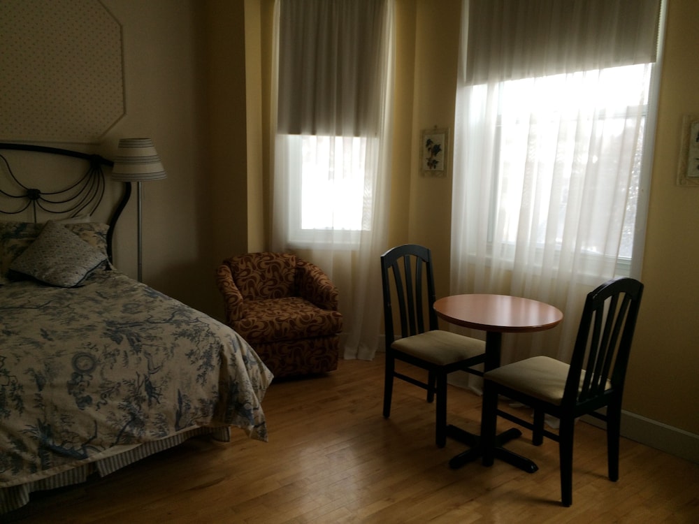 Standard Room, 1 Queen Bed (Country) photo 3