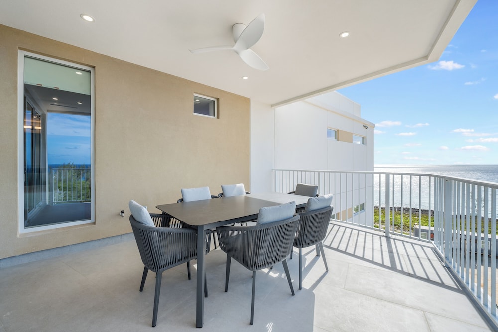401 - 3 Bedroom Partial Ocean View (4th Floor) photo 3