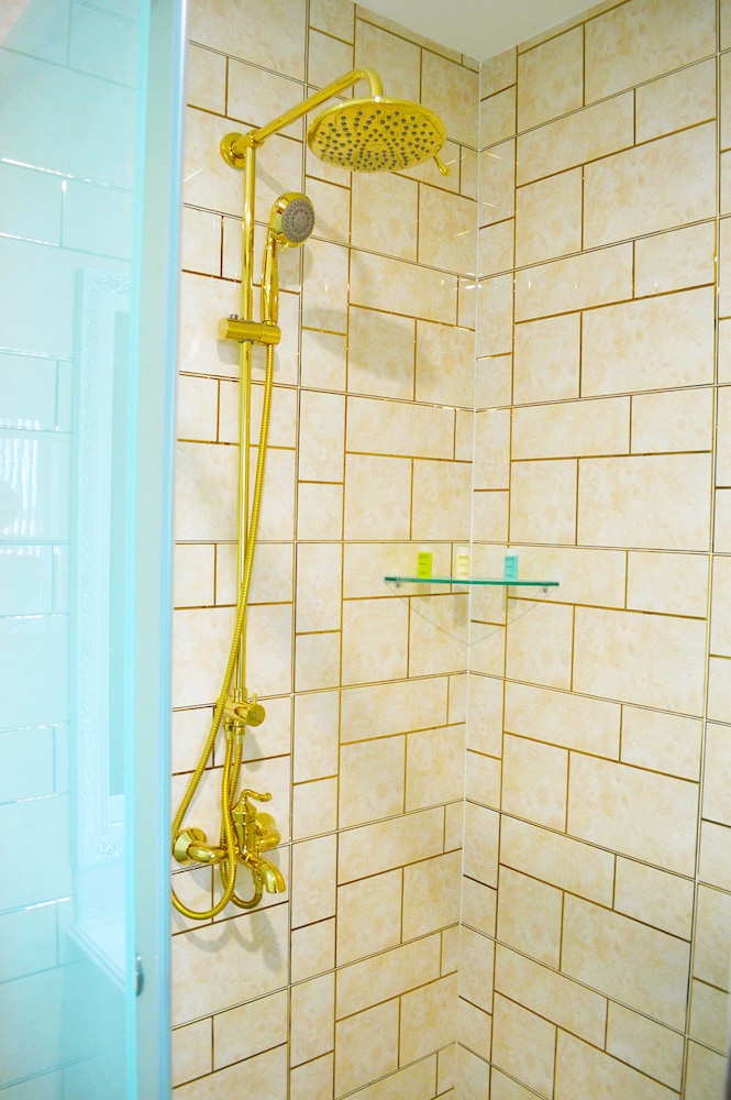 Suite - Photo 12