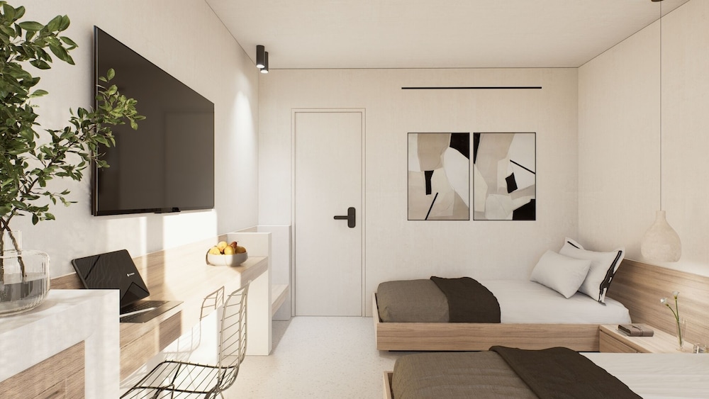 2 Bedroom Family Room - Photo 3