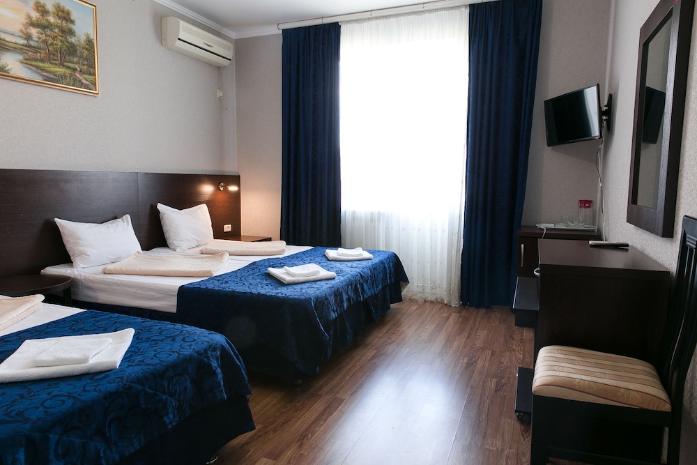 Comfort Triple Room, Balcony photo 1