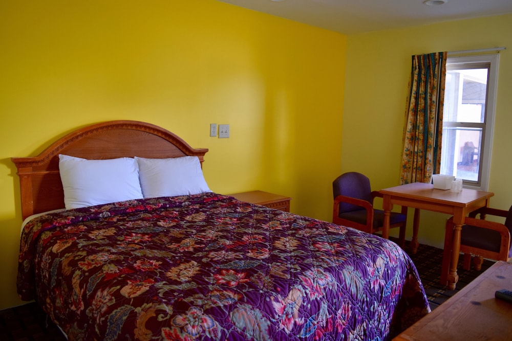 Standard Room, 1 Queen Bed photo 1