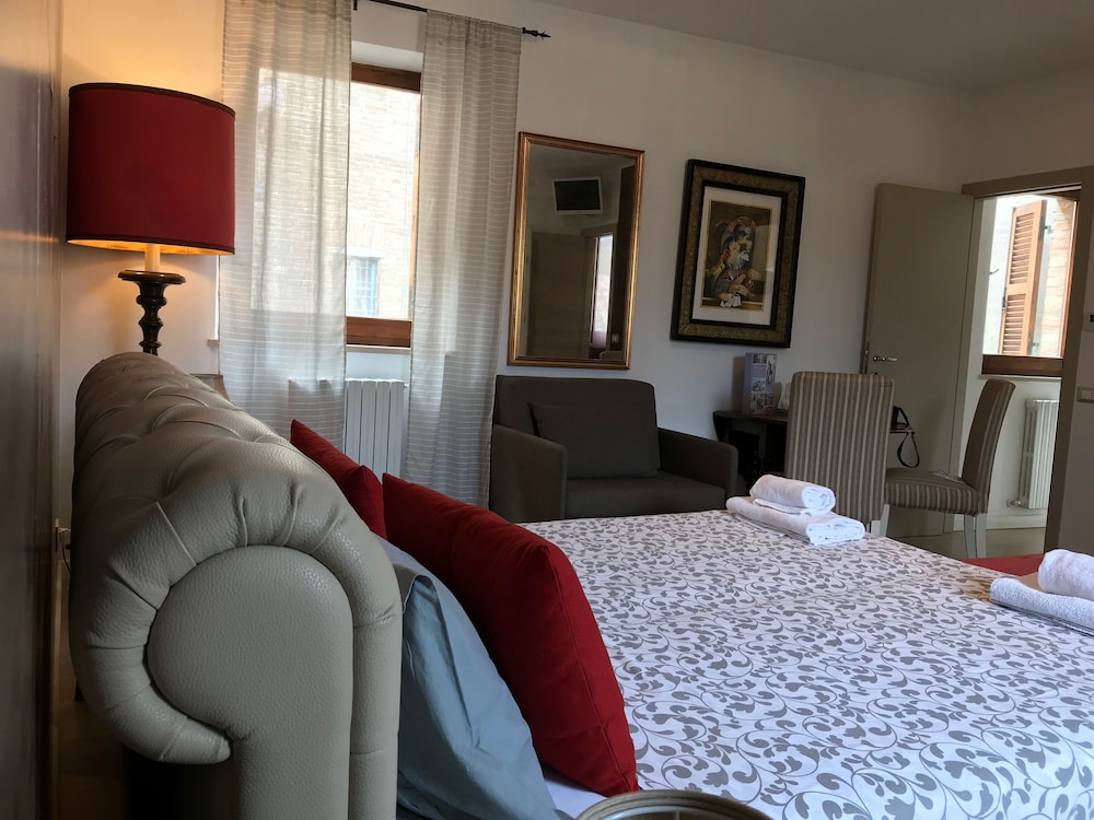 Deluxe Quadruple Room, City View