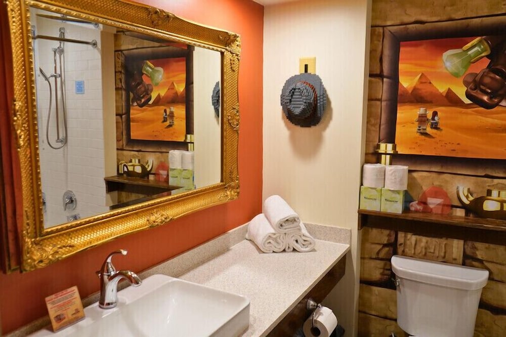 Adventure Fully Themed Room photo 3