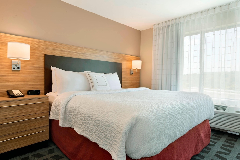Suite, 1 Bedroom (Mobility Accessible, Roll-In Shower) photo 3