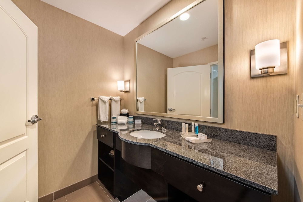 2 Bdrm Suite K/2Q with Jetted Tubs - Photo 12