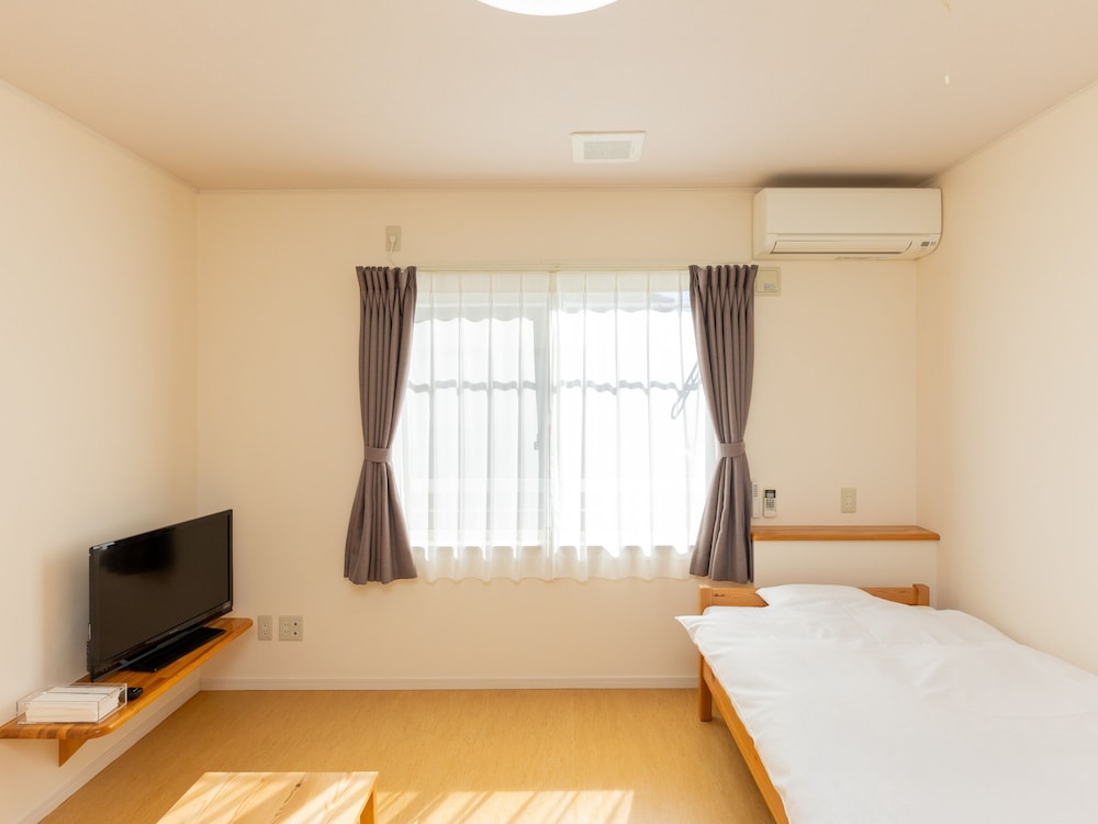 Single Room, Smoking