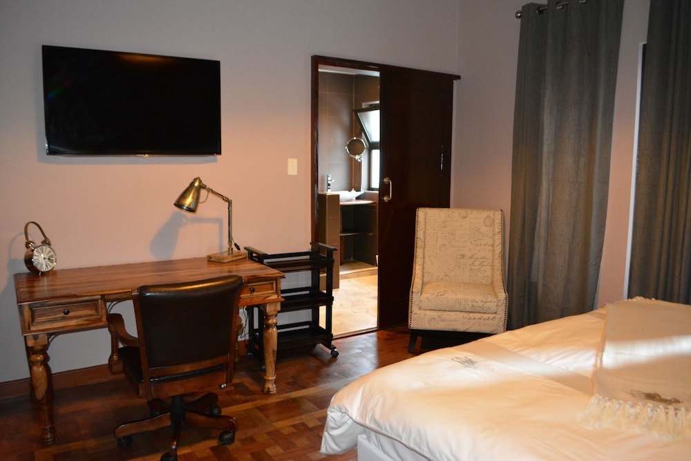 Deluxe Suite photo 3