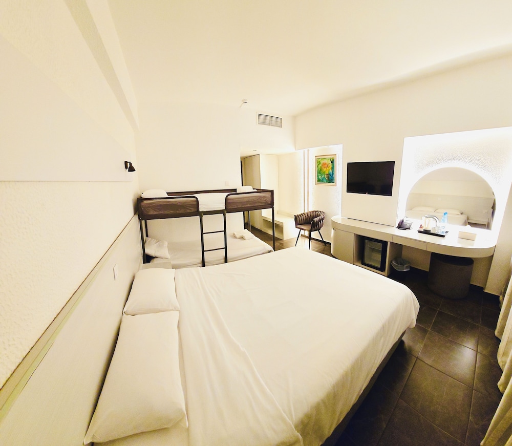 Family Room, Inland View with Balcony photo 3