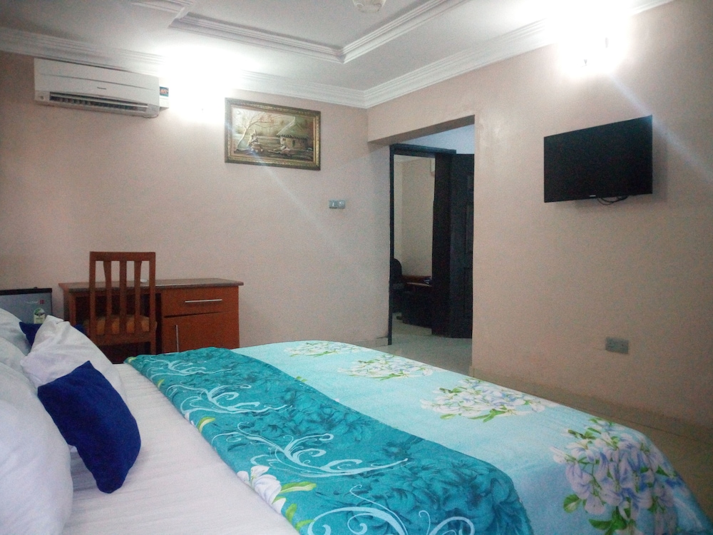 Apartment - Photo 2