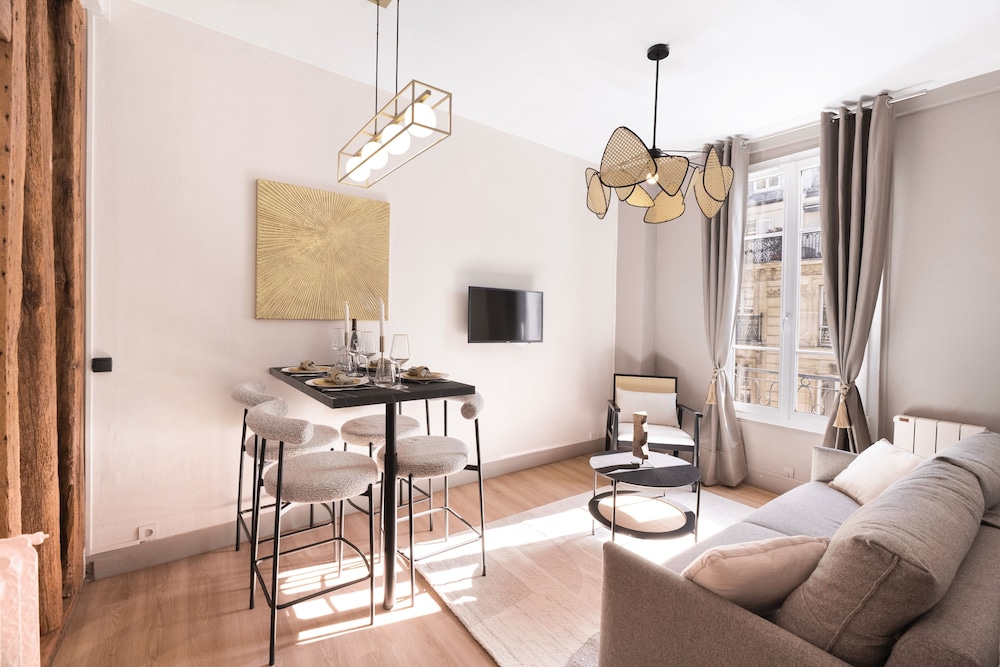 Superior Apartment, Courtyard View