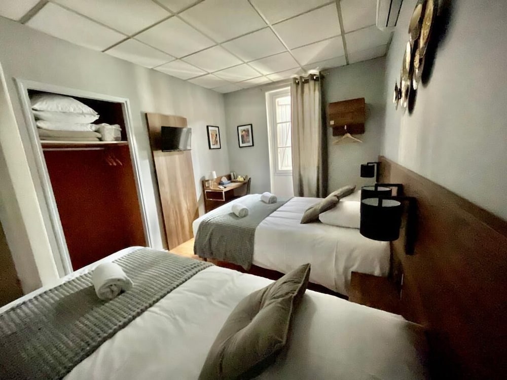 Standard Triple Room photo 2
