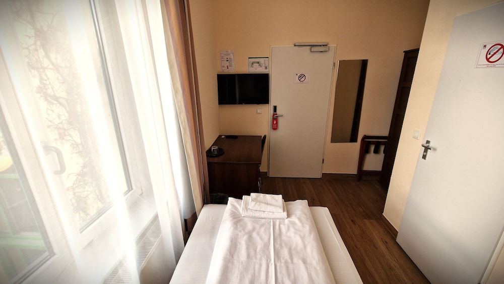 Single Room photo 2