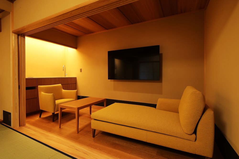 Luxury Twin Room photo 3